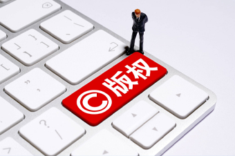 Pbootcms去除后台授权信息
